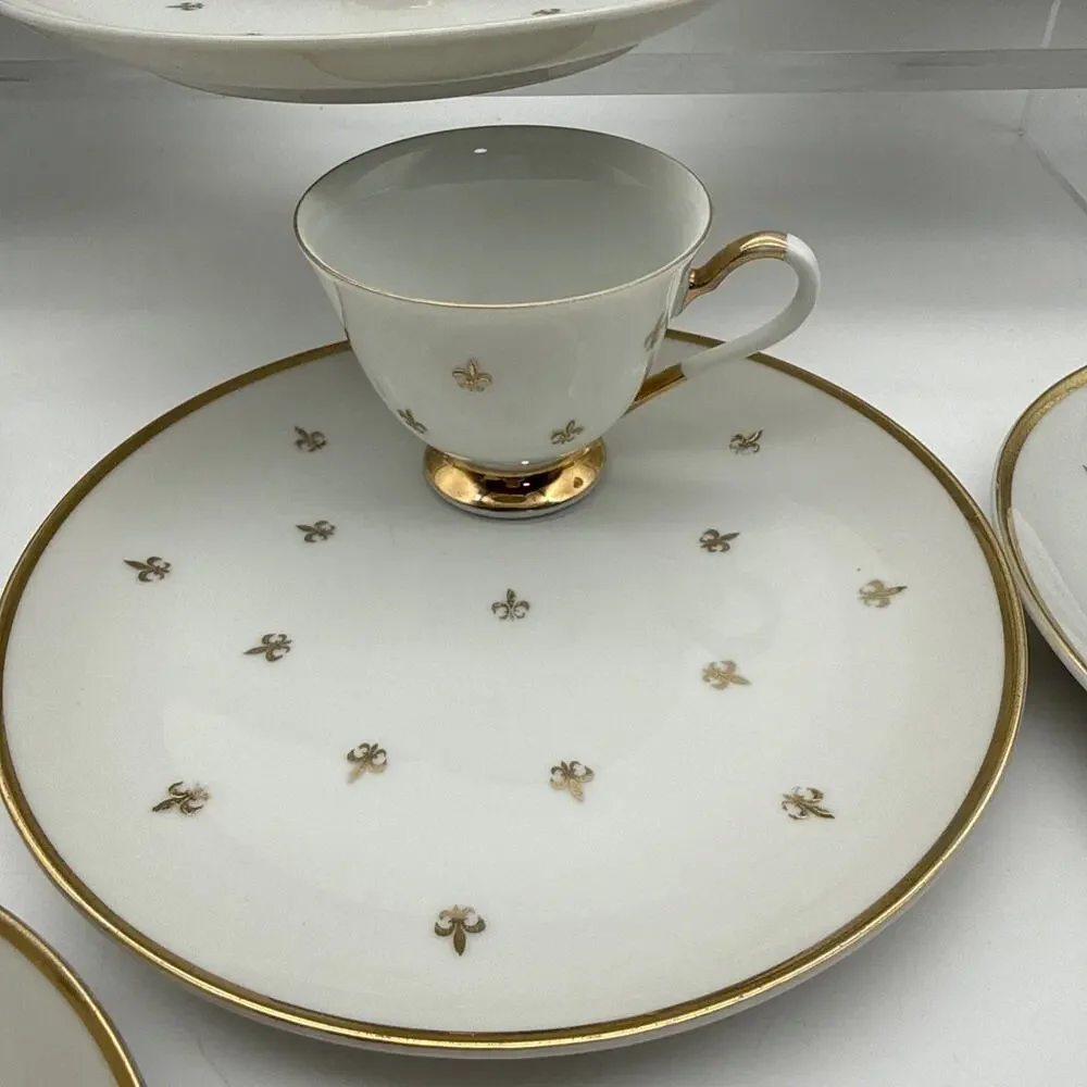 Set Of 7 (50-60's) Fleur de Lis Snack Set Gold & White -Plates & Tea/Coffee Cups